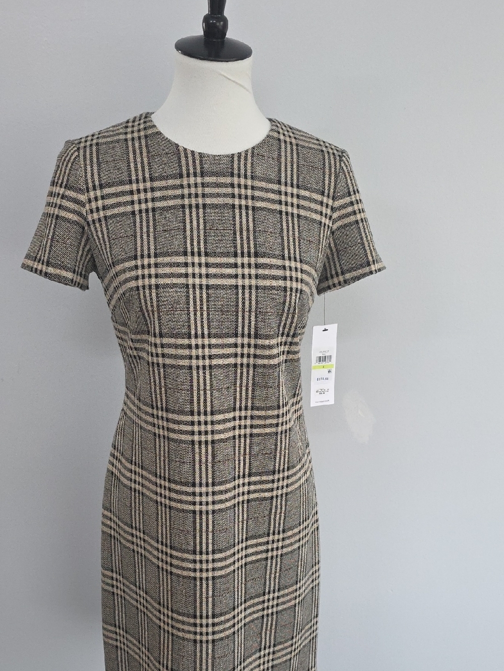 NWT size 4 Calvin Klein Black & Cream Plaid Short-Sleeve Sheath Dress